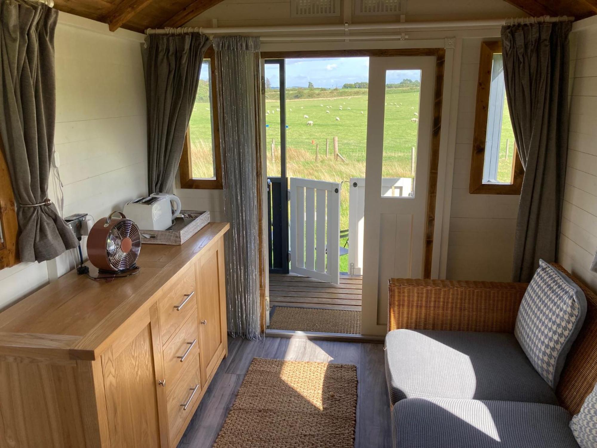Roslin Glamping 호텔 외부 사진