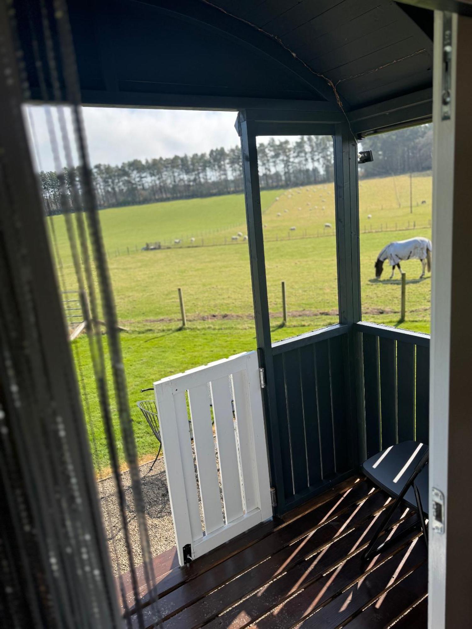 Roslin Glamping 호텔 외부 사진
