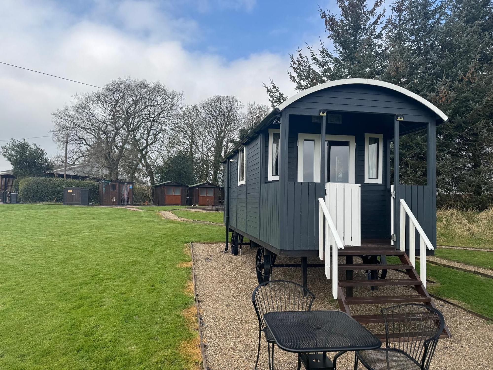 Roslin Glamping 호텔 외부 사진